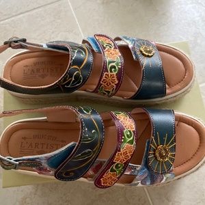 L’Artiste spring step platforms size 39/8.5